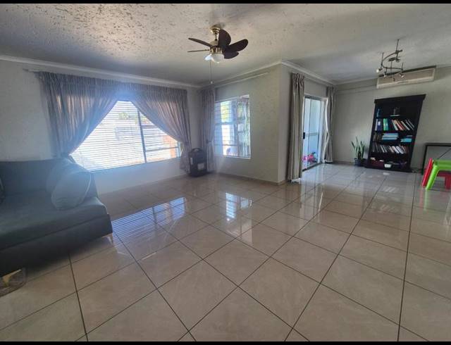 3 BEDROOM TOWNHOUSE FOR SALE IN BRACKENHURST